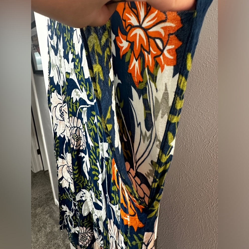 Janice Apparel- Floral and Leaves Kimono One Size - Picture 4 of 8